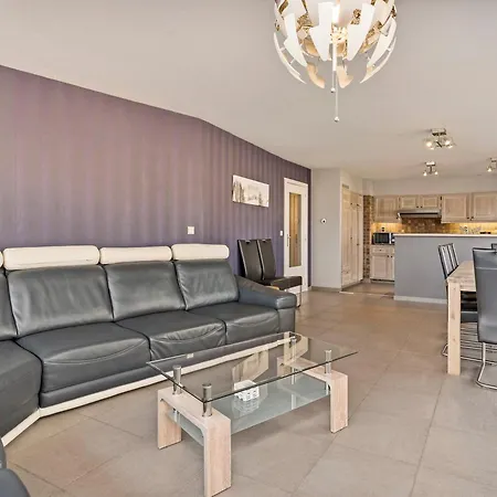 Dominique 2v Вендуйне