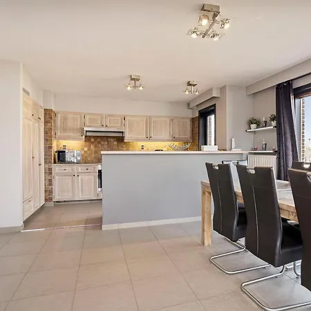 Dominique 2v فينداوني